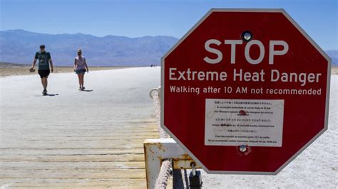 Death Valley visitors drawn to the hottest spot on Earth during ongoing U.S. heat wave